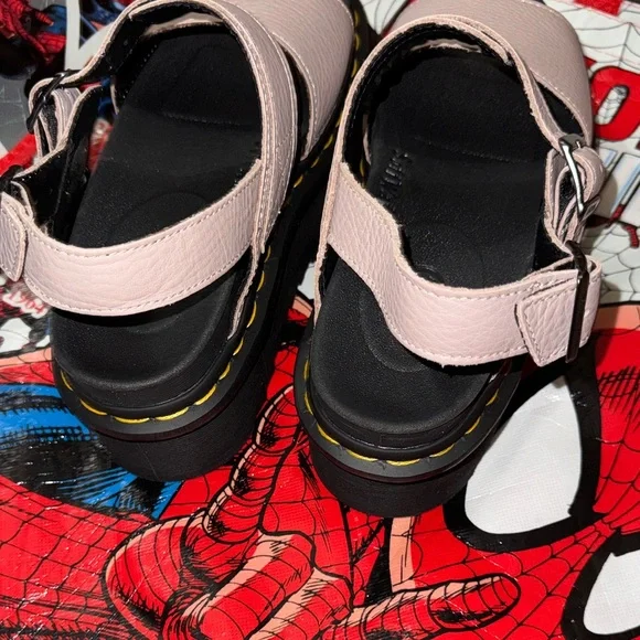 Dr. Martens Vintage Taupe Color 🪐 Platform Sandals with Black Sole - Picture 4 of 9